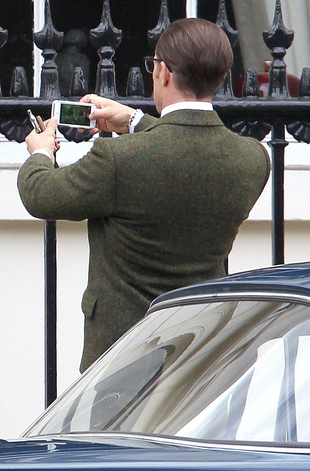 LegendOnSet063.jpg